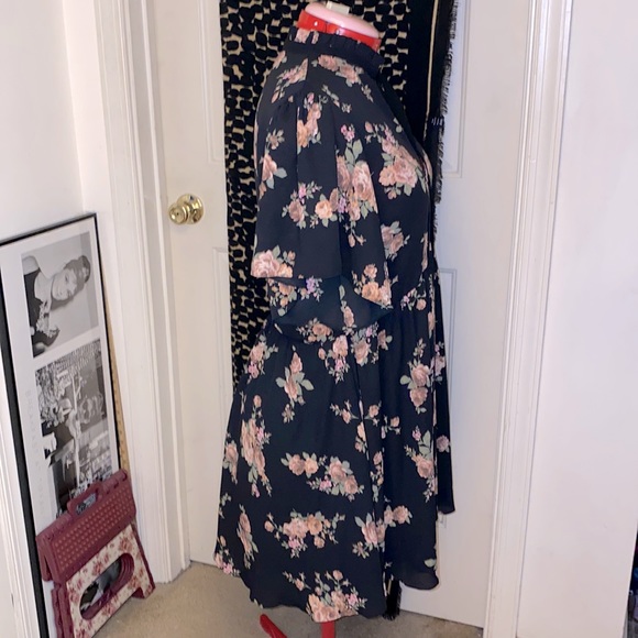 Zara Floral Print Dress with Tie Detail - Picture 4 of 8